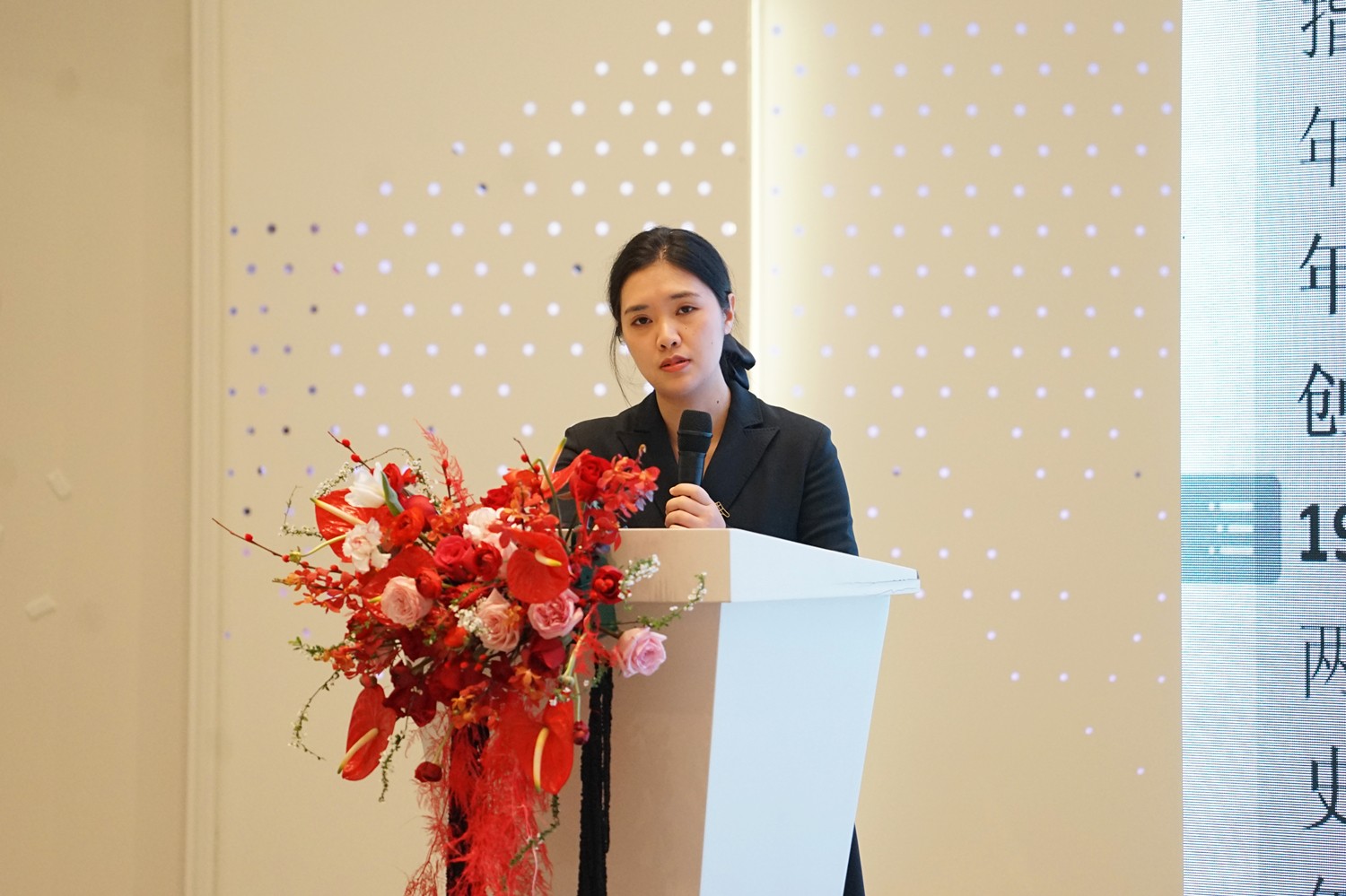 何俊丽_副本.jpg